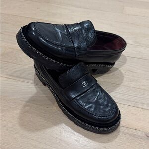 CHANEL Black Leather Loafers Shoes Velvet and Chain 39